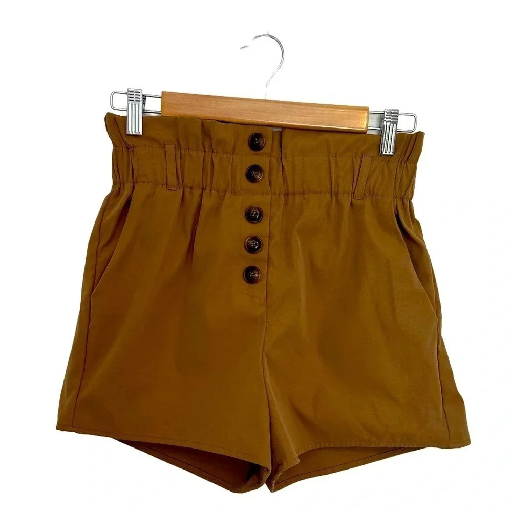 Love Tree Womens High Waisted Camel Button Detail w/ Pockets Shorts Size Medium